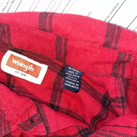 Red Plaid! Wrangler red plaid shirt sz med long sleeve - Picture 12 of 16